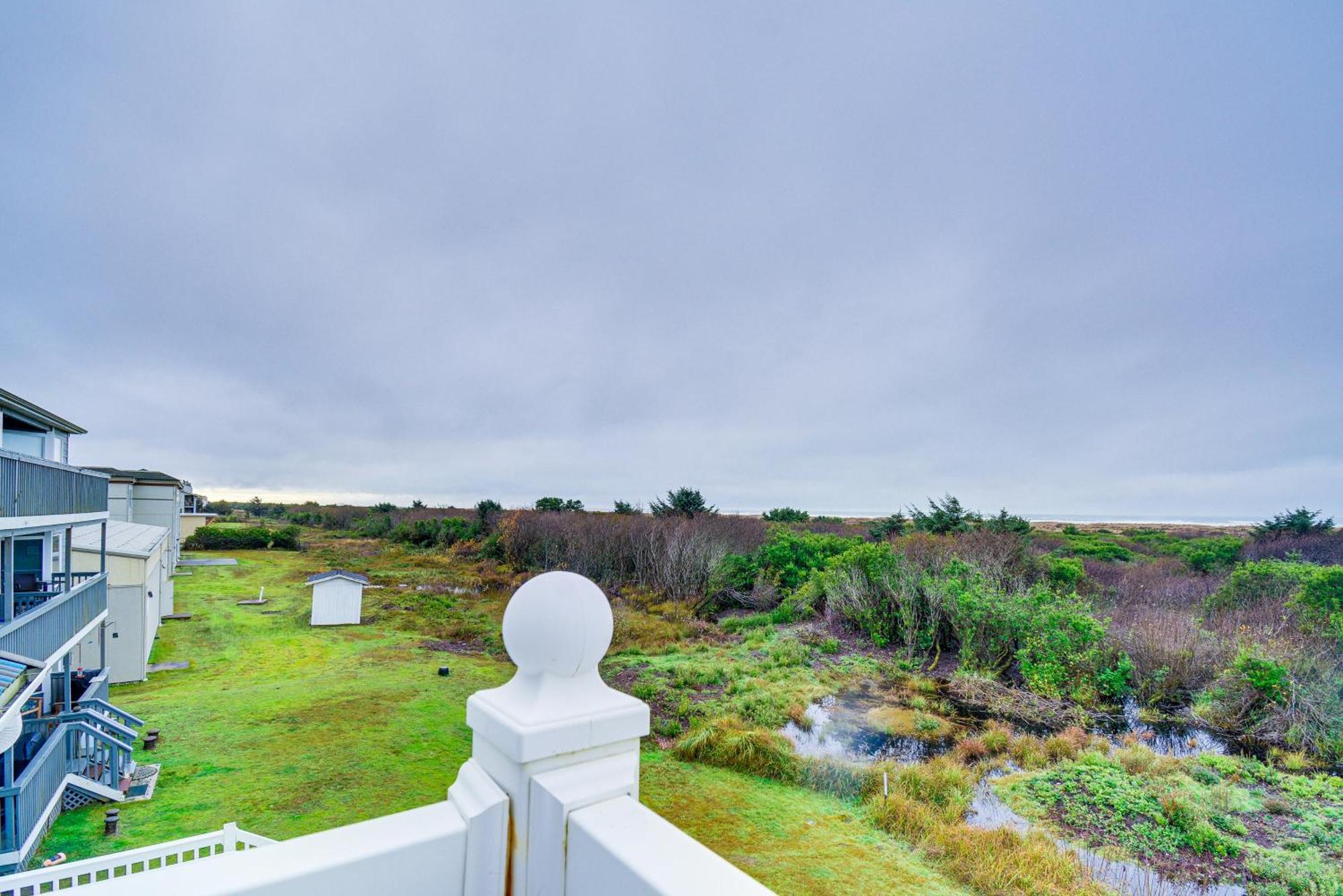 Ocean Shores Condo Rental With View - Walk To Beach! Exterior photo