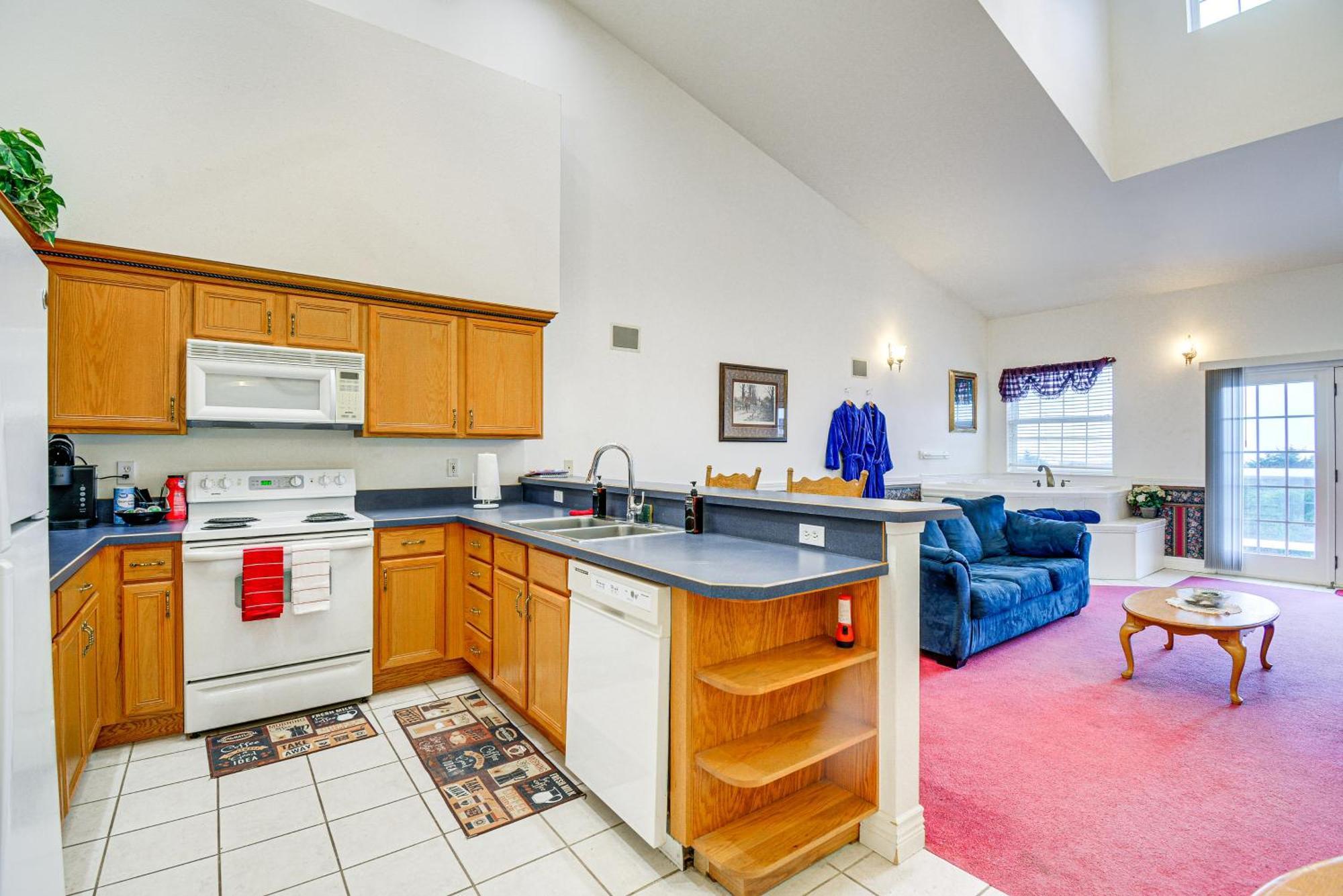 Ocean Shores Condo Rental With View - Walk To Beach! Exterior photo