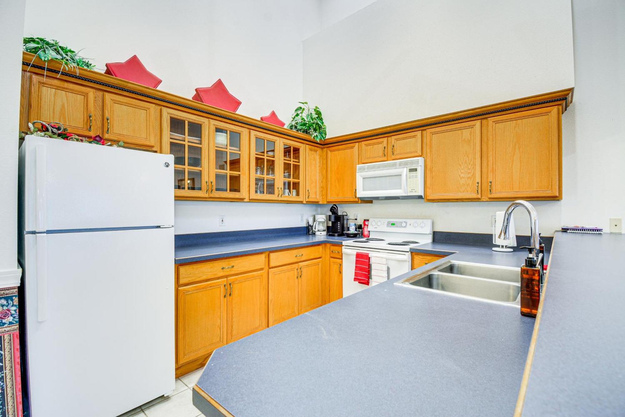 Ocean Shores Condo Rental With View - Walk To Beach! Exterior photo